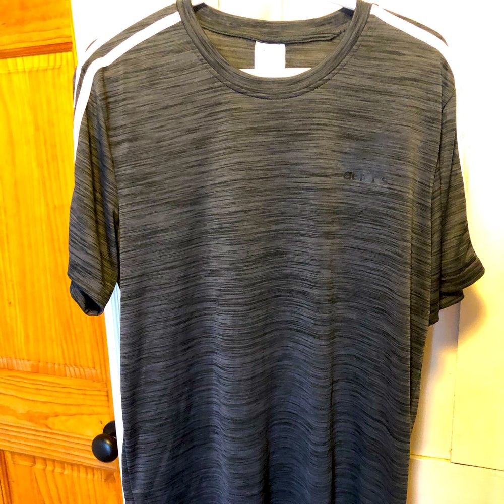 Adidas Large tshirt